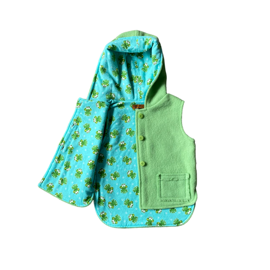 Woollen Vest Green with Frogs